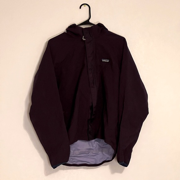Patagonia Jackets & Blazers - Patagonia rain jacket size medium!